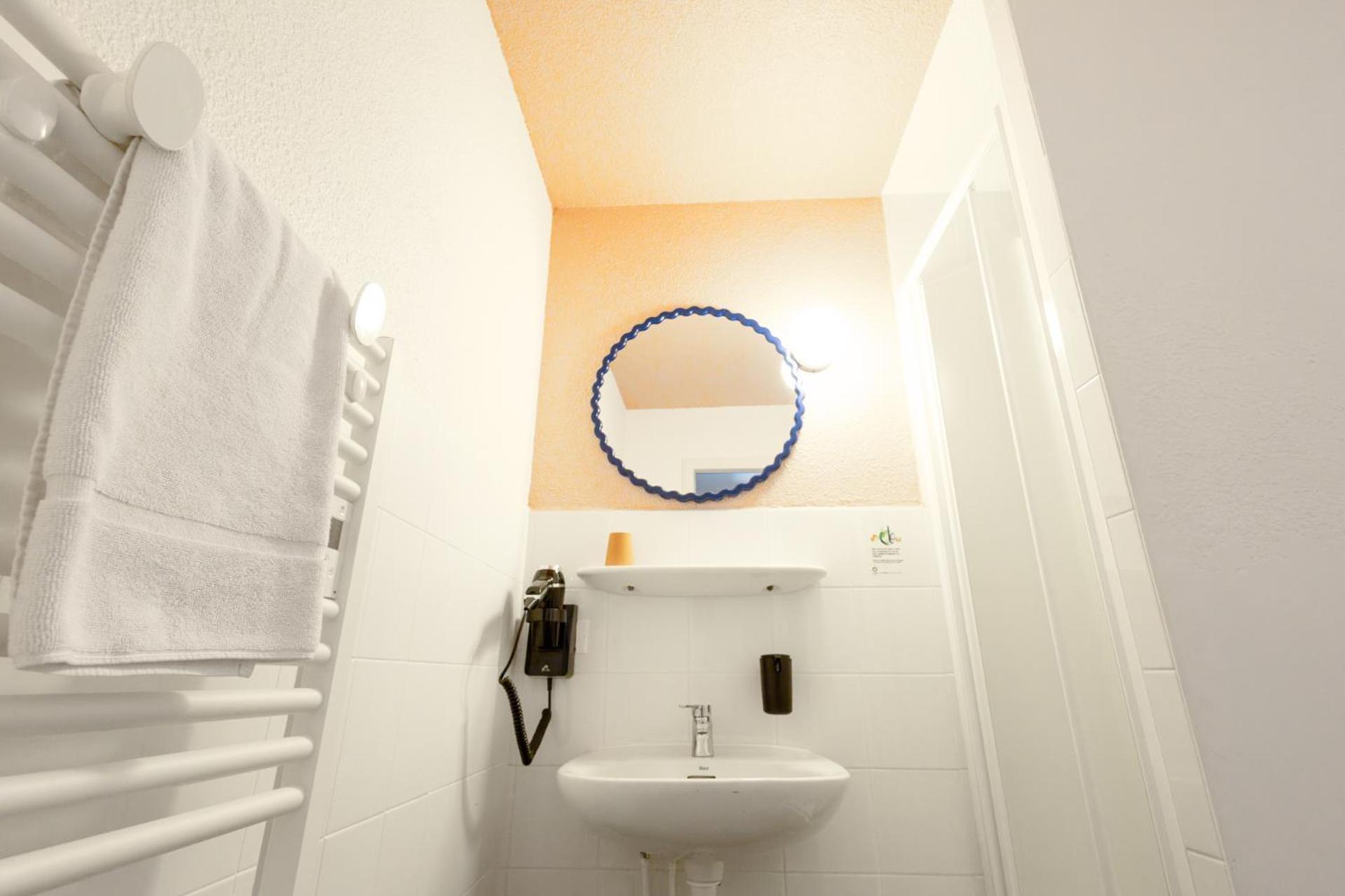 Cote Lac Hostel Evian Εξωτερικό φωτογραφία