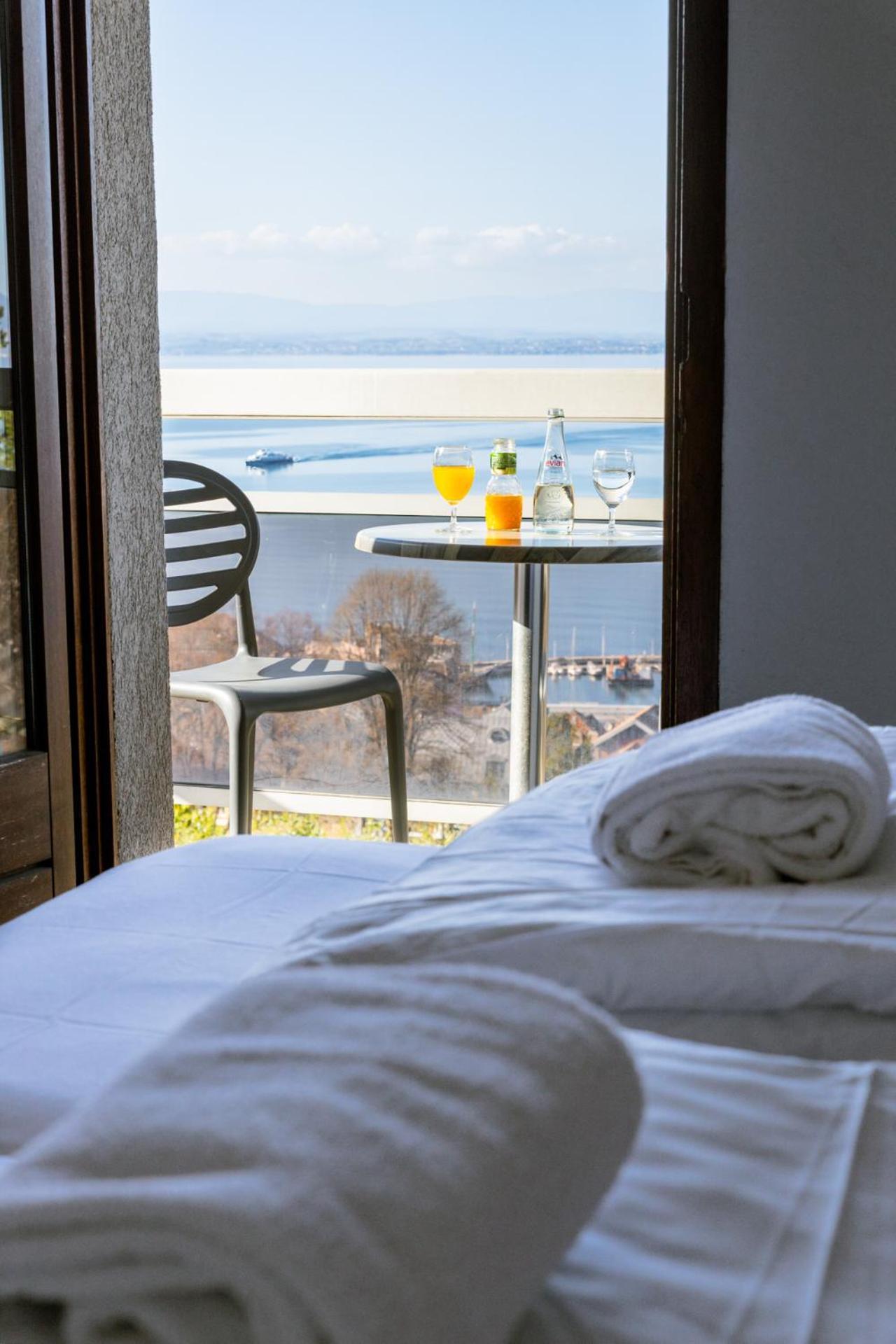 Cote Lac Hostel Evian Εξωτερικό φωτογραφία